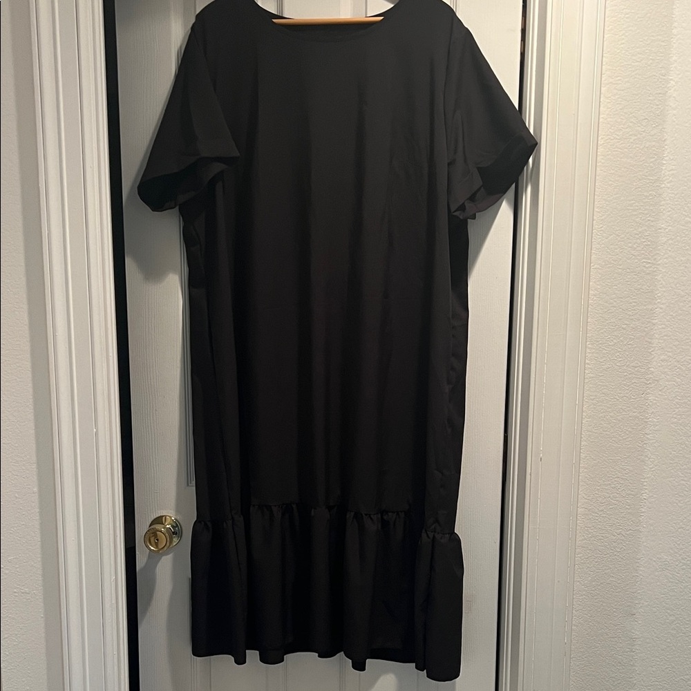 Elegant Black Ruffle Hem Dress
